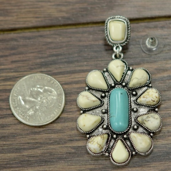Vintage Boho Silver Turquoise Earrings - Picture 3 of 3